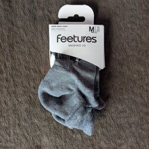 NEW FEETURES Merino 10 Max Cushion Ankle Socks - Size Medium